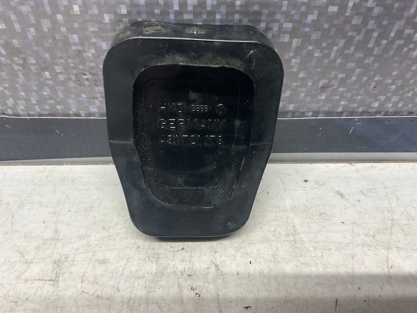 Brake/Clutch Pedal Cover 431721173  C2 C3  B2  Black