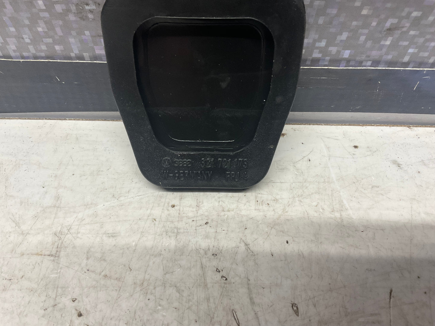 Brake/Clutch Pedal Cover 321721173  C2 C3  B2  Black