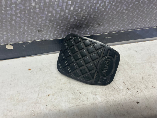 Brake/Clutch Pedal Cover 893721173A  B3  Black