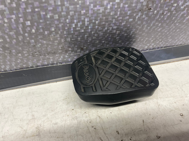 Brake/Clutch Pedal Cover 893721173A  B3  Black