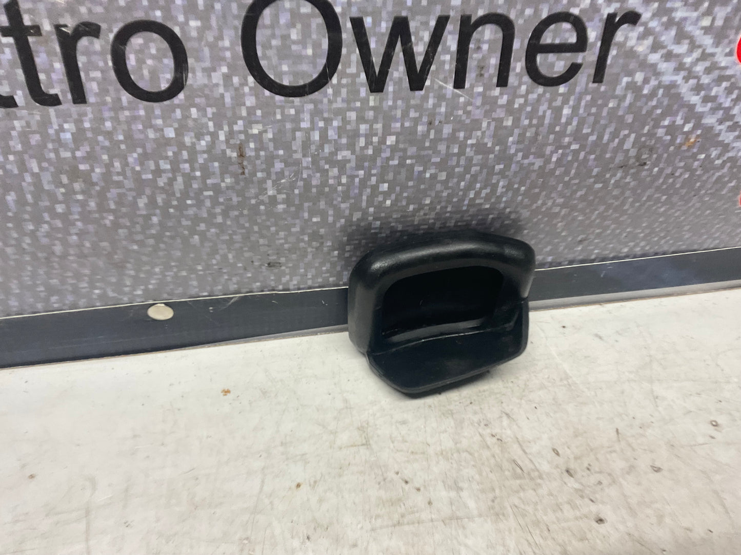 Brake/Clutch Pedal Cover 893721173A  B3  Black