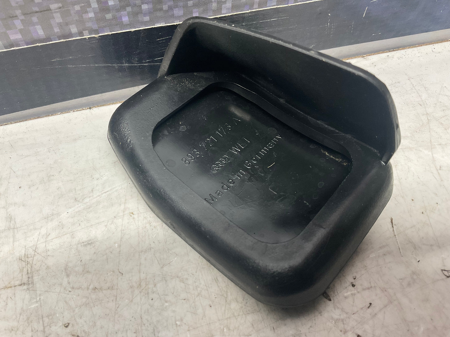 Brake/Clutch Pedal Cover 893721173A  B3  Black