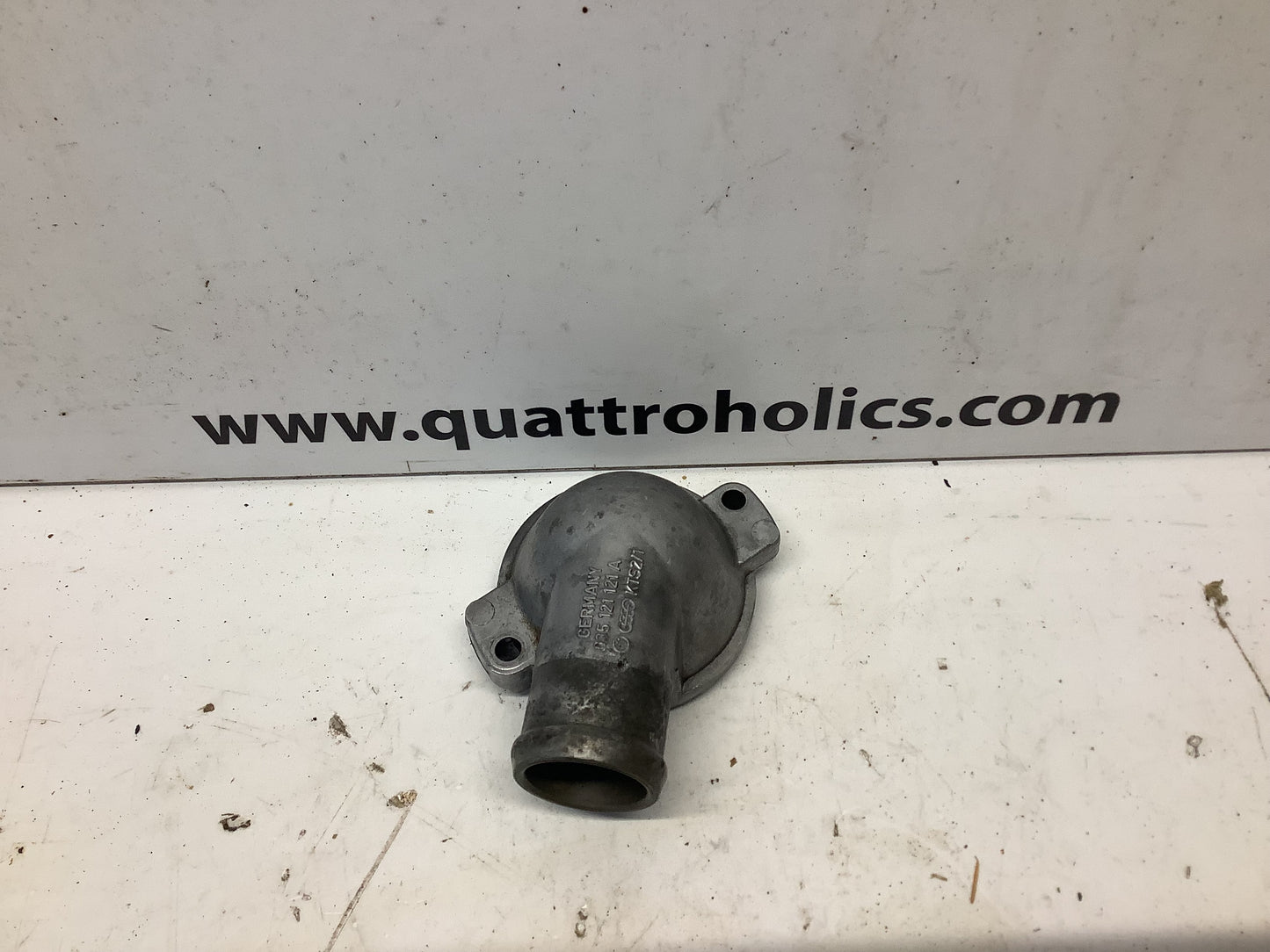 Thermostat Cover Housing 035121121A C3
