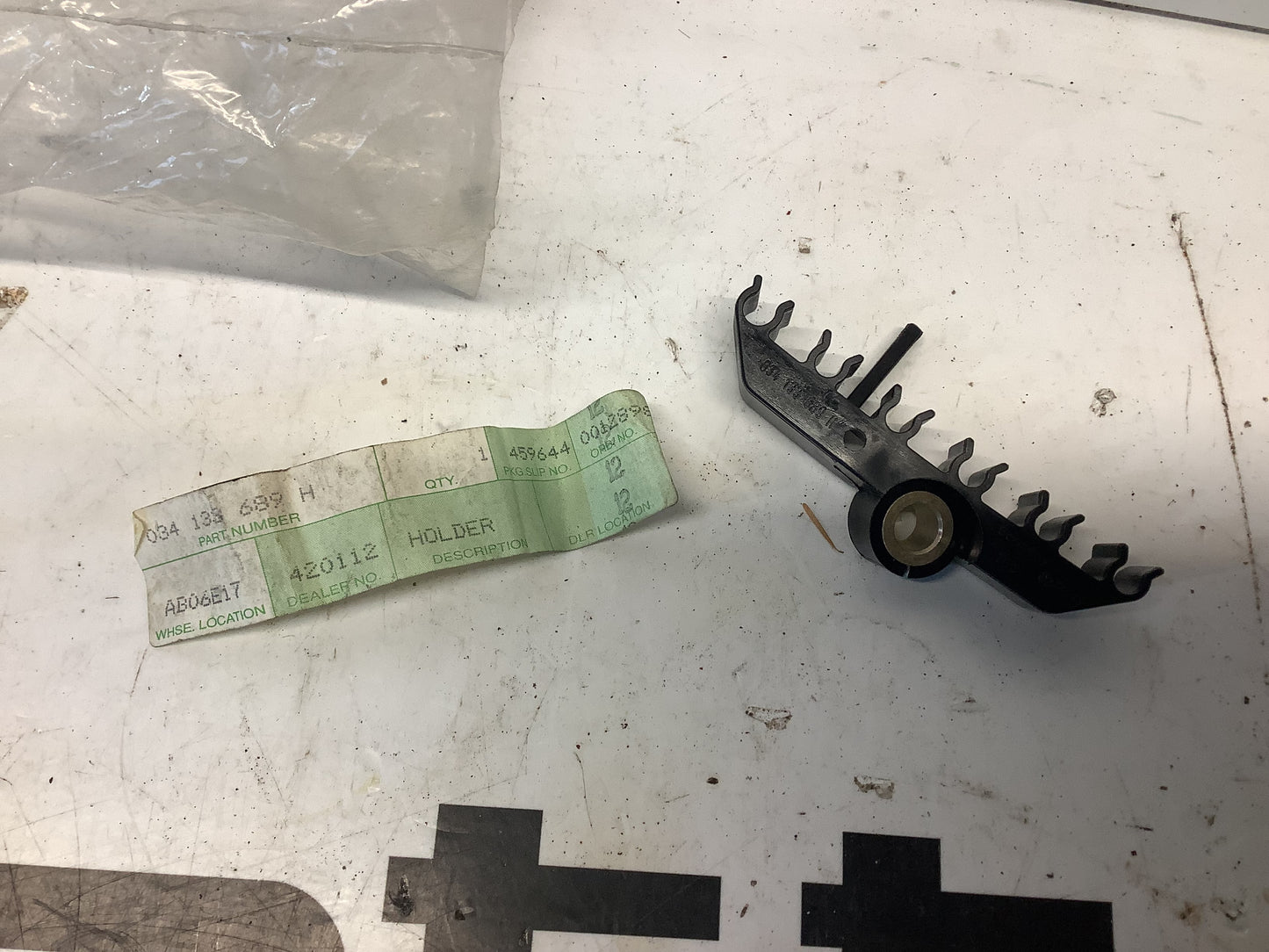 Fuel Line Bracket 034133689H NOS
