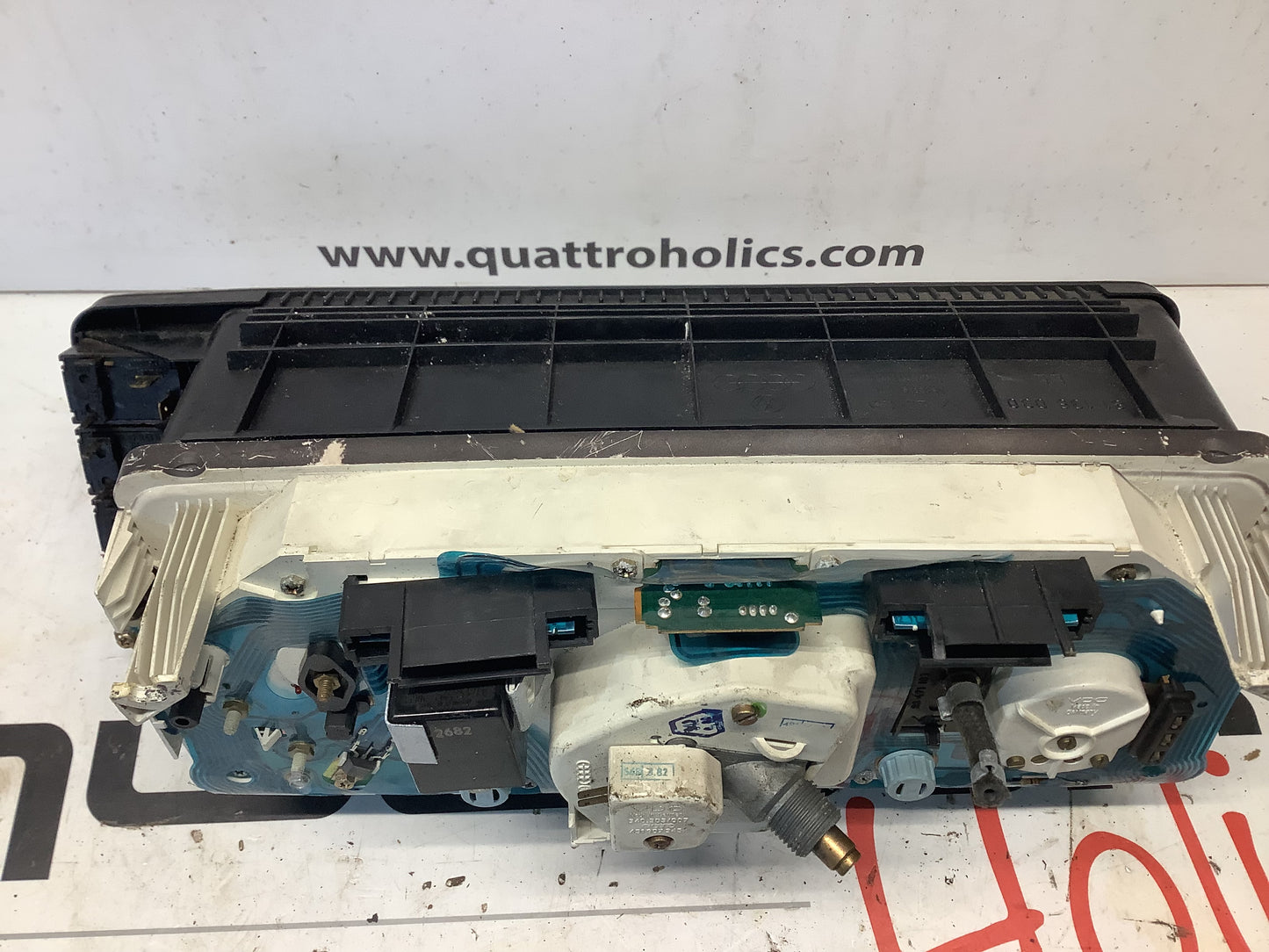 Instrument Cluster 81136030