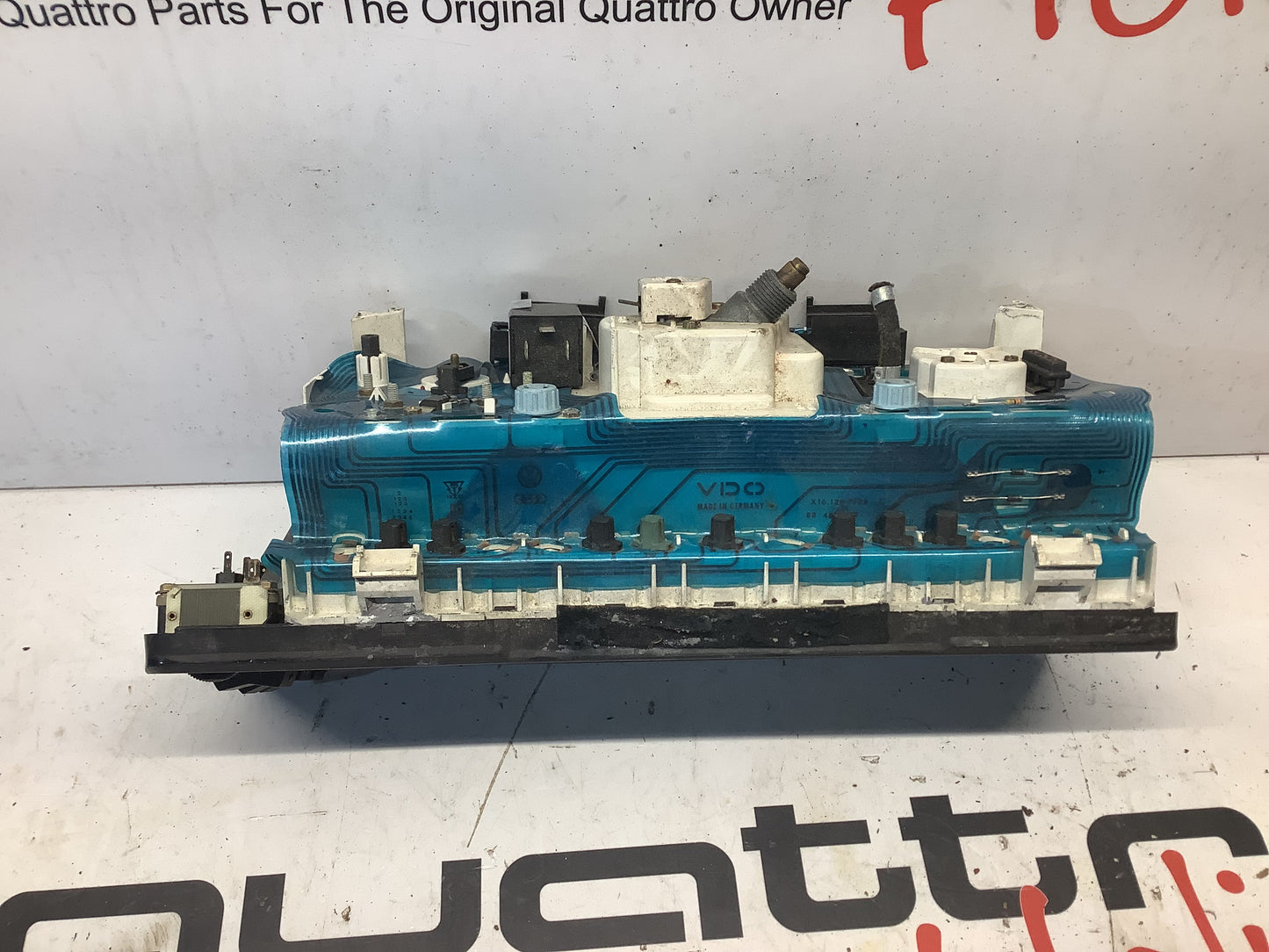 Instrument Cluster 81136030