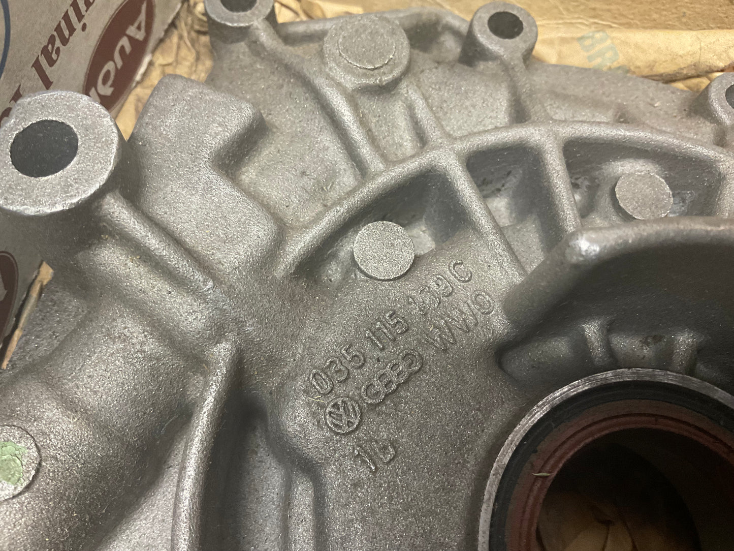 Engine Oil Pump 035115109C  NOS