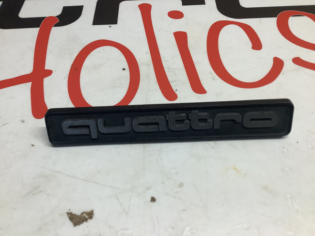 Front Grill Badge Quattro 853853736A