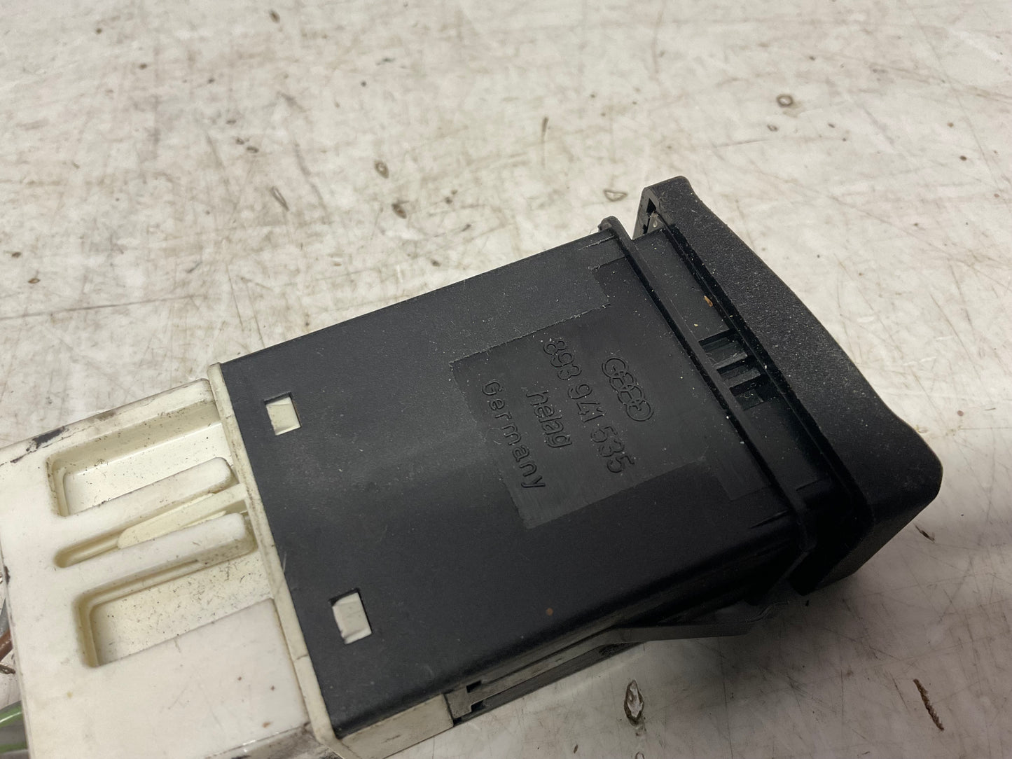 Fog Light Dash Switch  893941535  B3  C3