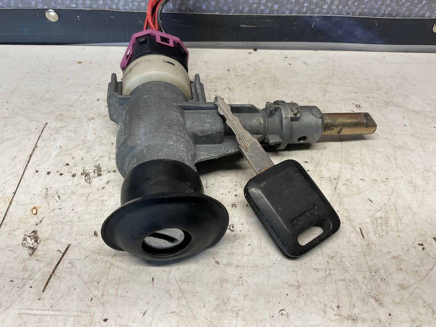 Ignition Lock/Key & Switch 893905851B  B3  S2  7A