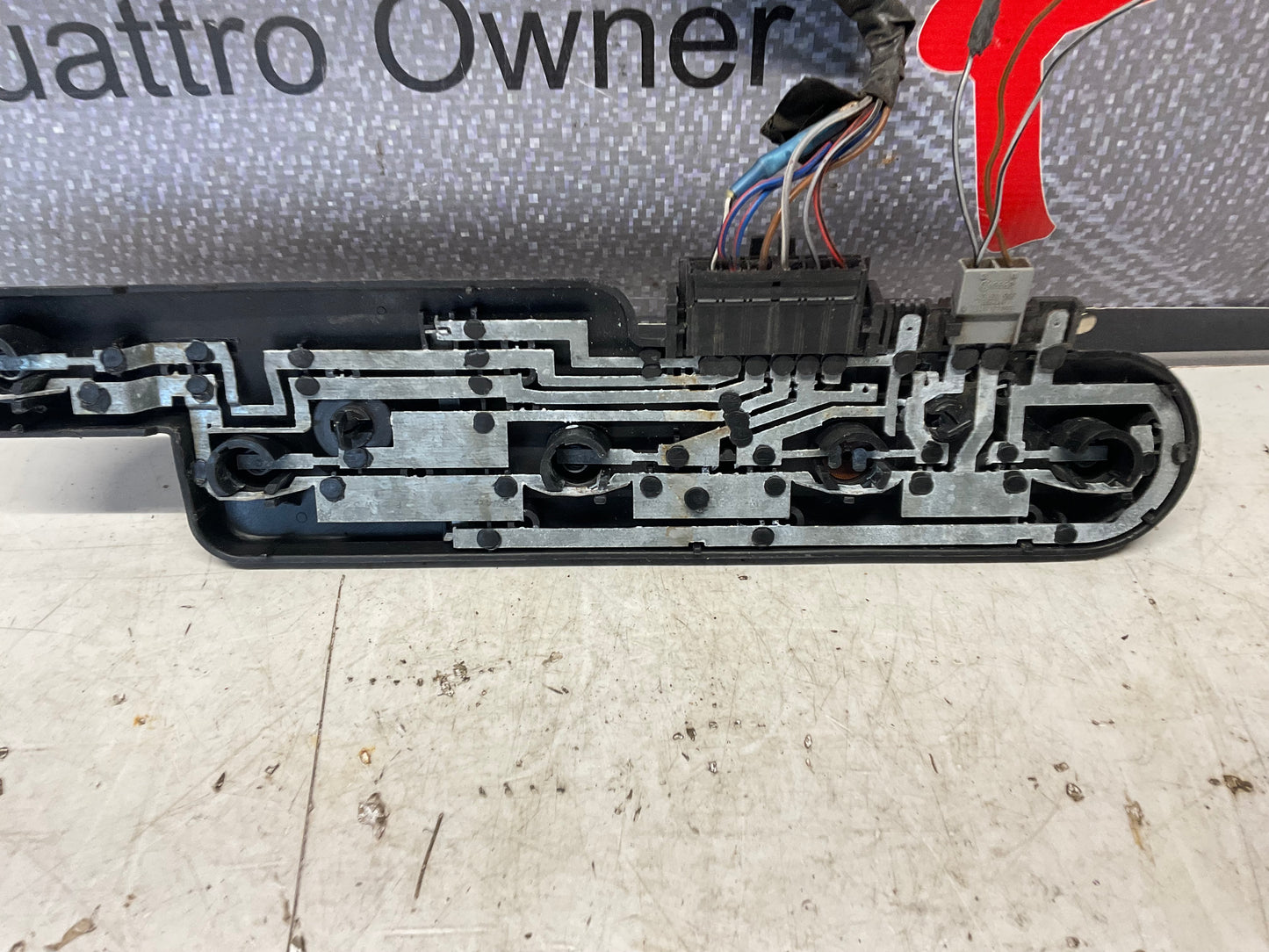 Driver Taillight Bulb Holder Left 895945221  B3  S2