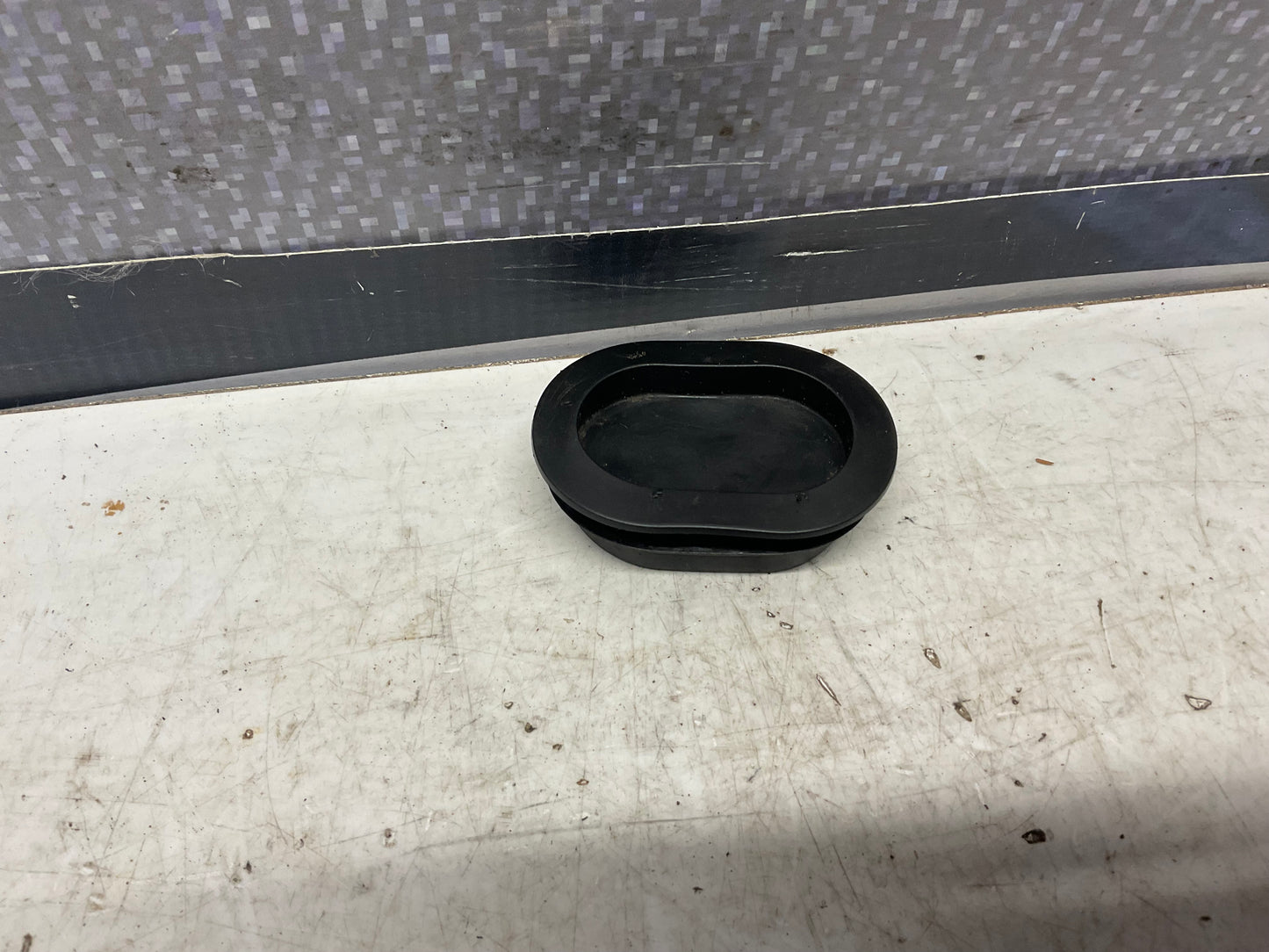 Pass Through Grommet Cap Seal  4A0971841L  C4