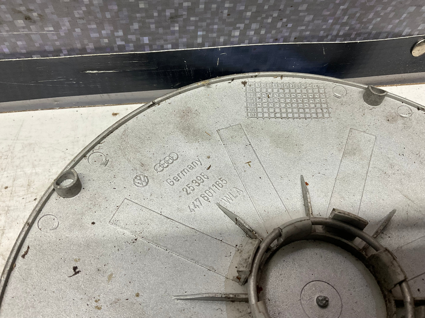 Ronal Wheel Lug Cover Pair  447601165  C3  Ronal