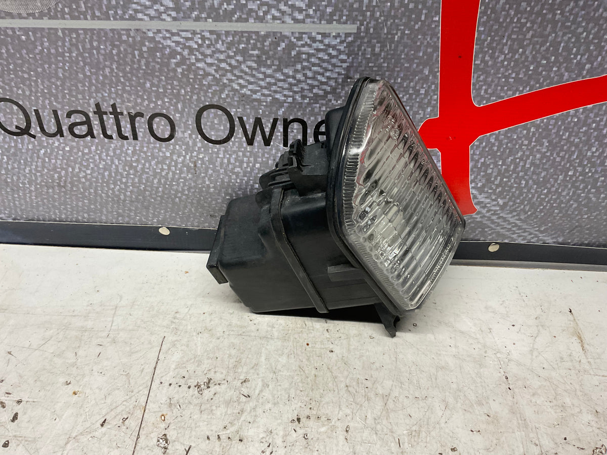 Passenger Fog Light Right 893941700B  B3  Hella
