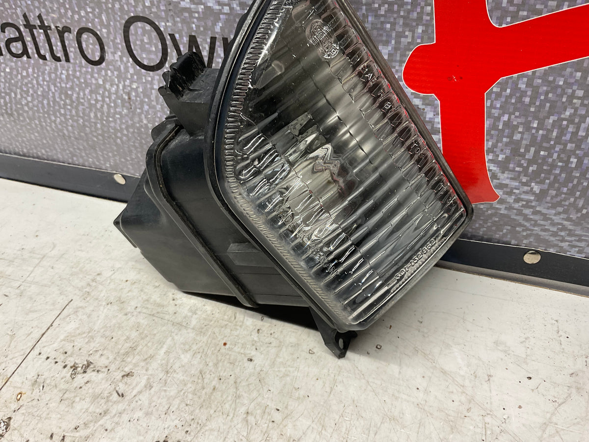 Passenger Fog Light Right 893941700B  B3  Hella