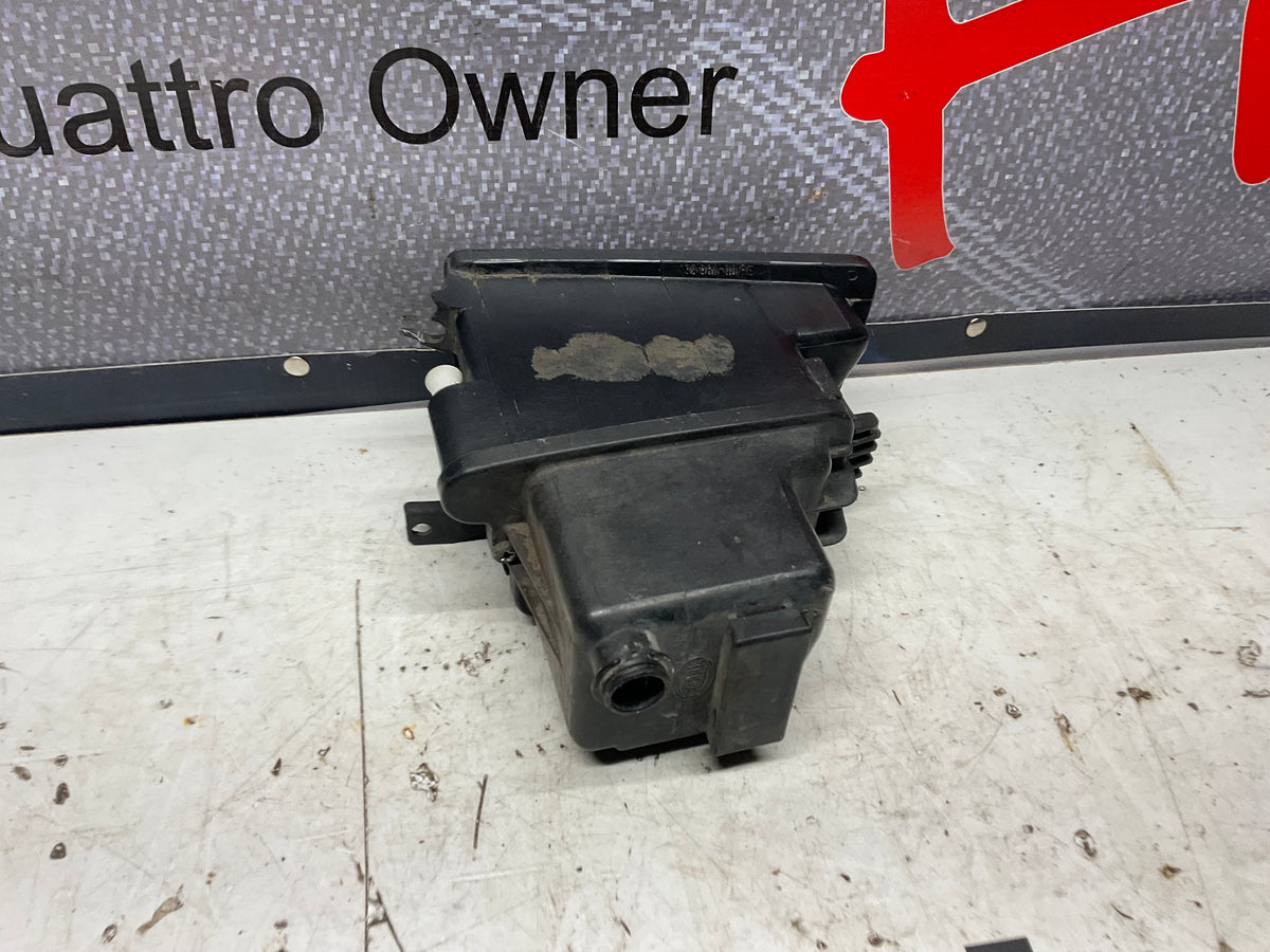 Passenger Fog Light Right 893941700B  B3  Hella