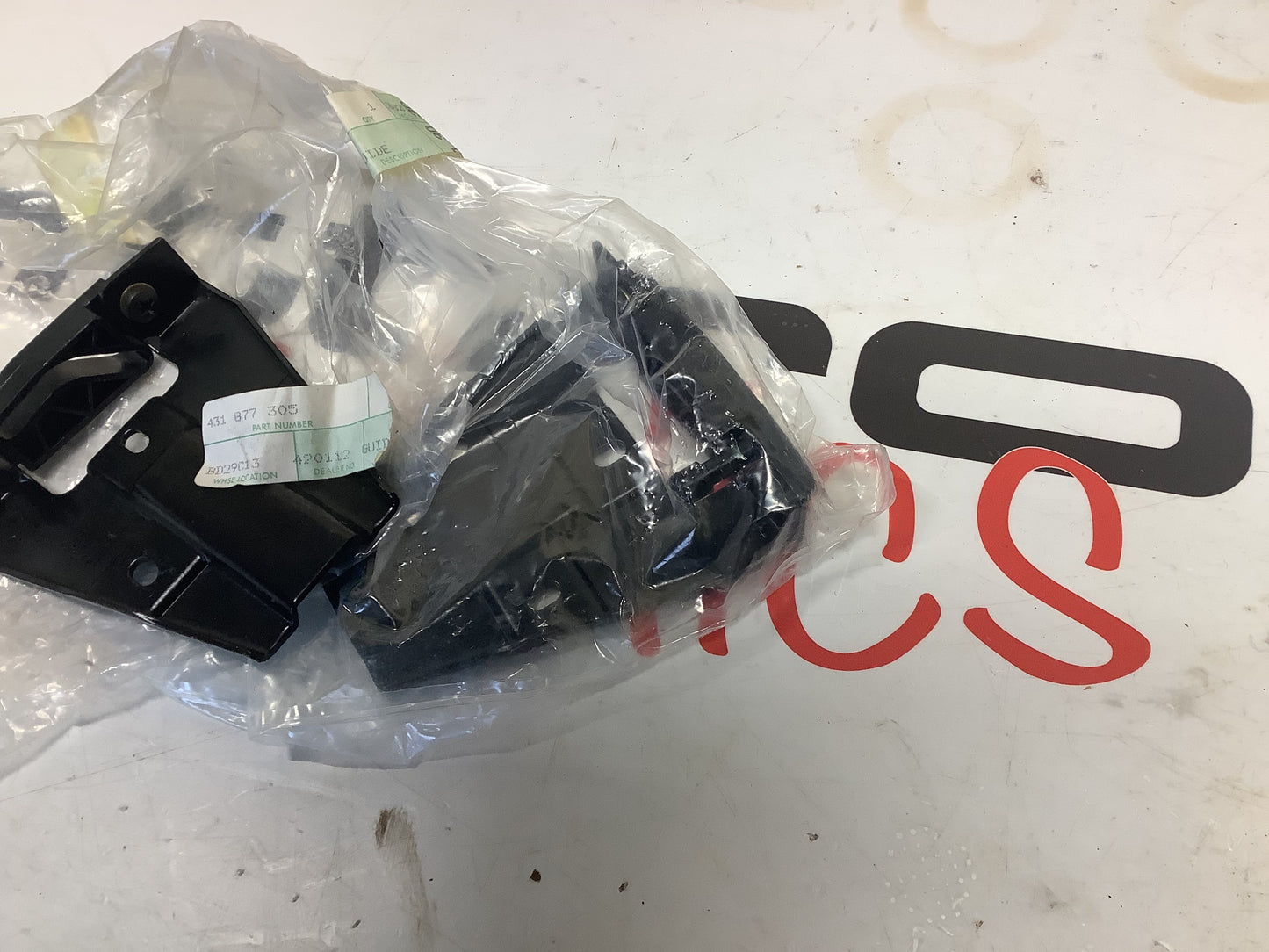 Sunroof Guide Bracket 431877306 NOS