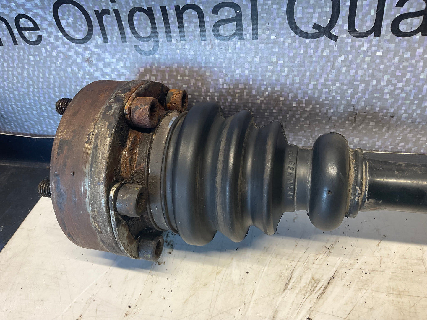 Rear Axle Left or Right Complete 441501203B  D1  V8