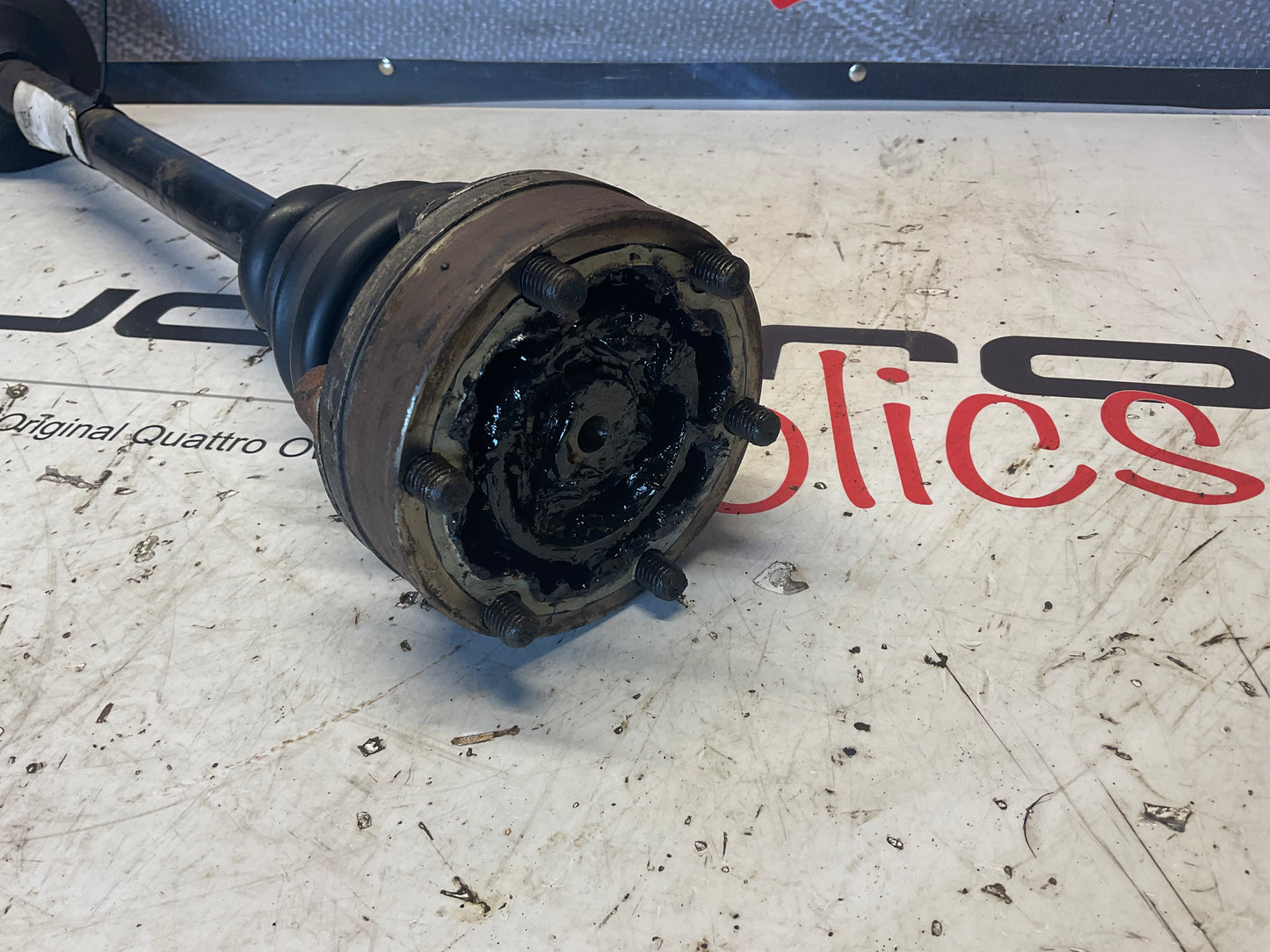 Rear Axle Left or Right Complete 441501203B  D1  V8