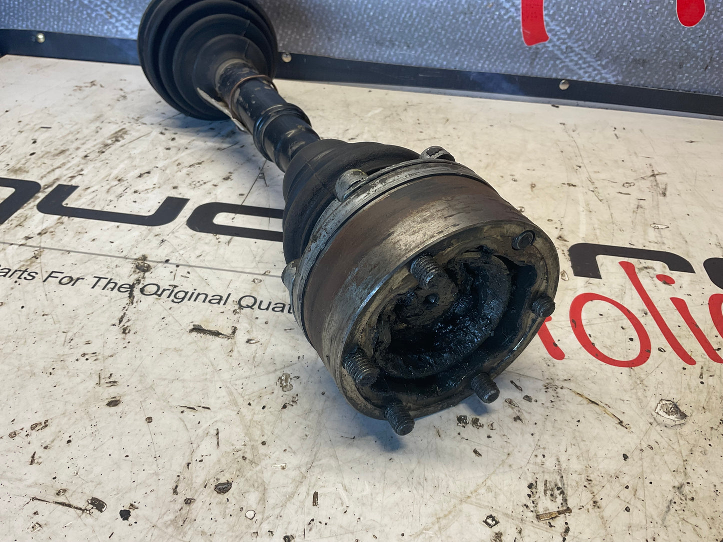 Front Right Passenger Side Axle Complete 441407272  D1  V8