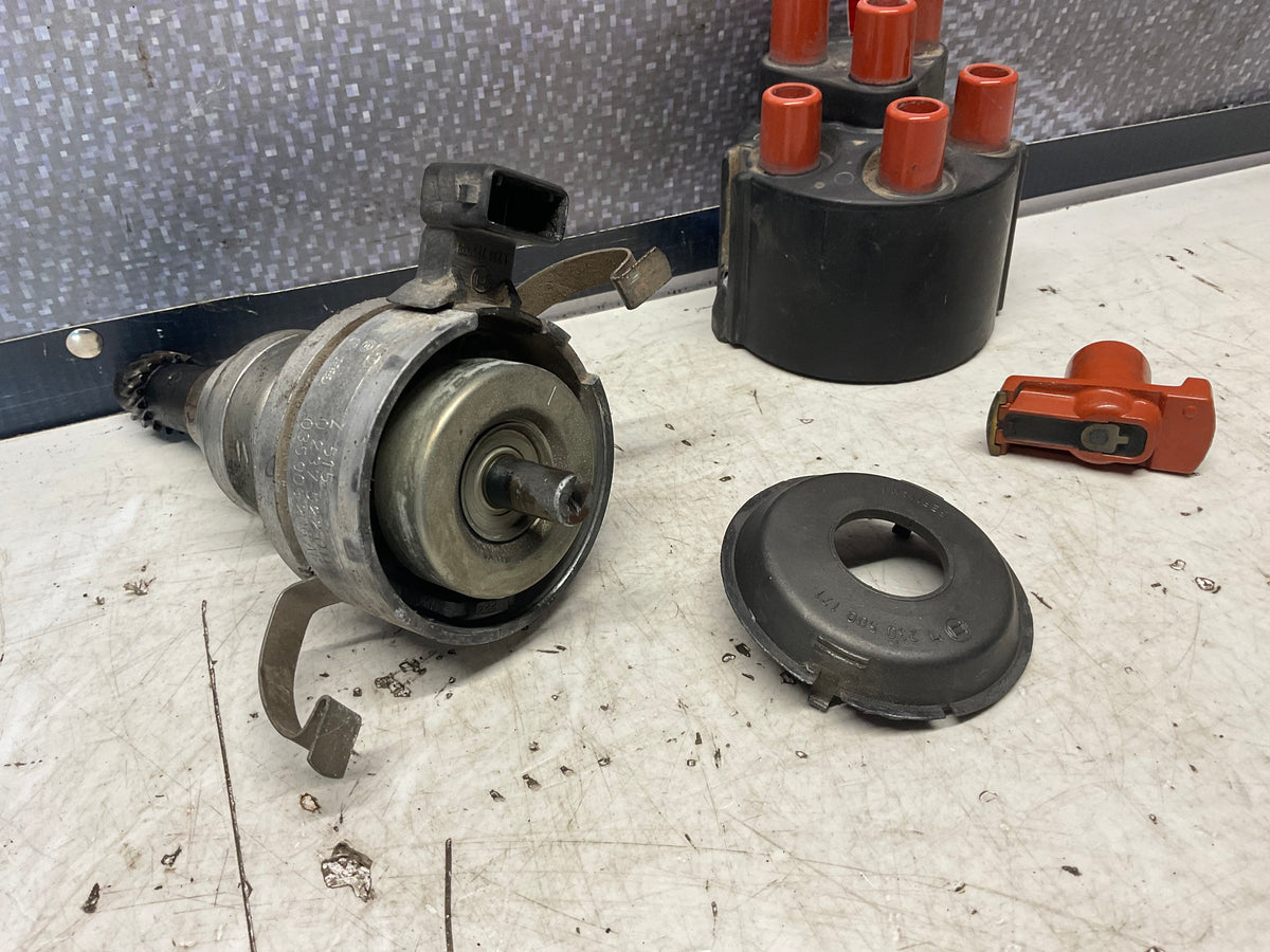 Ignition Distributor 035905206AF B2  B3  C3