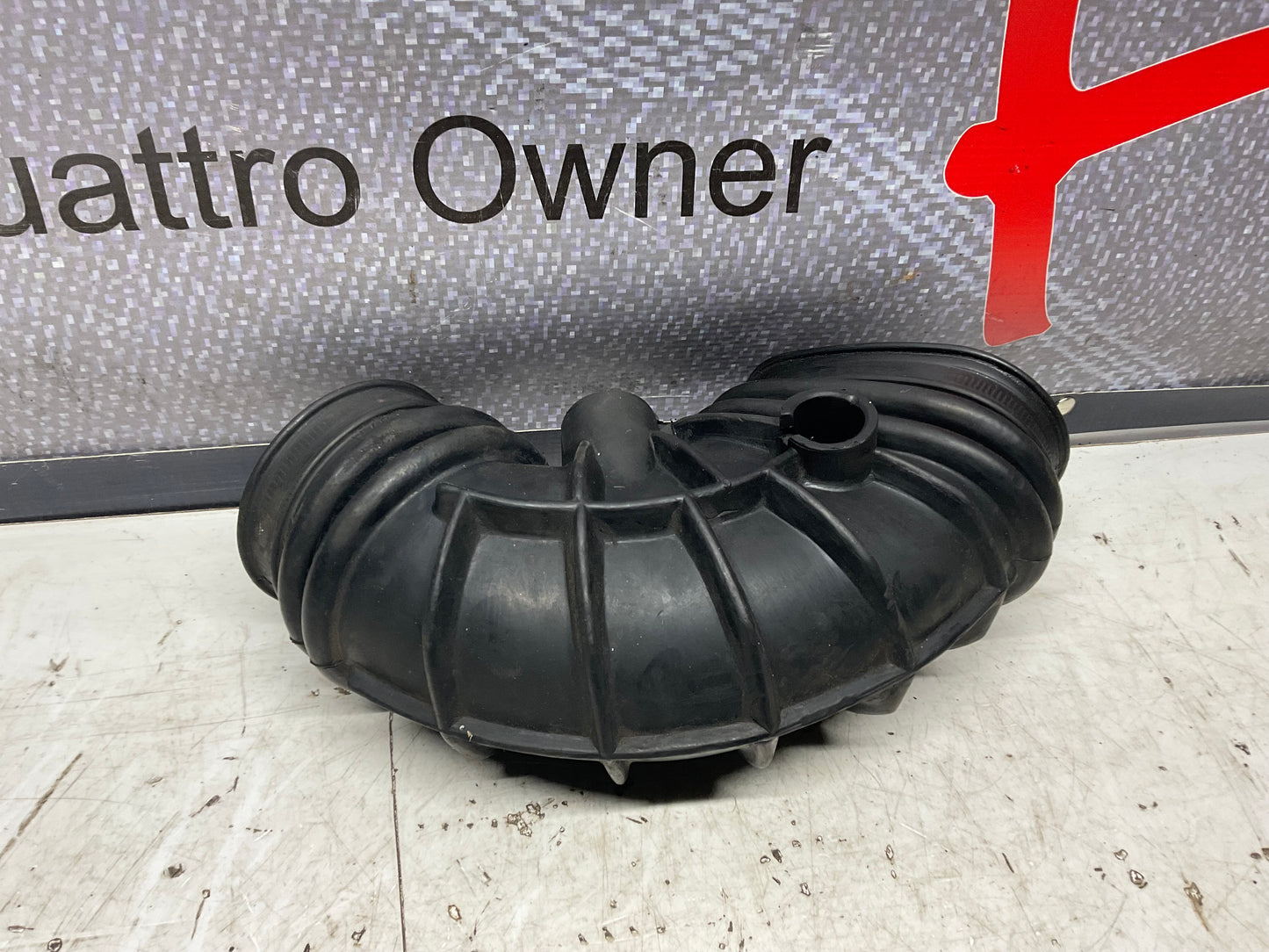 Air Intake Throttle Body Boot Hose  054133357A  20V(7A)