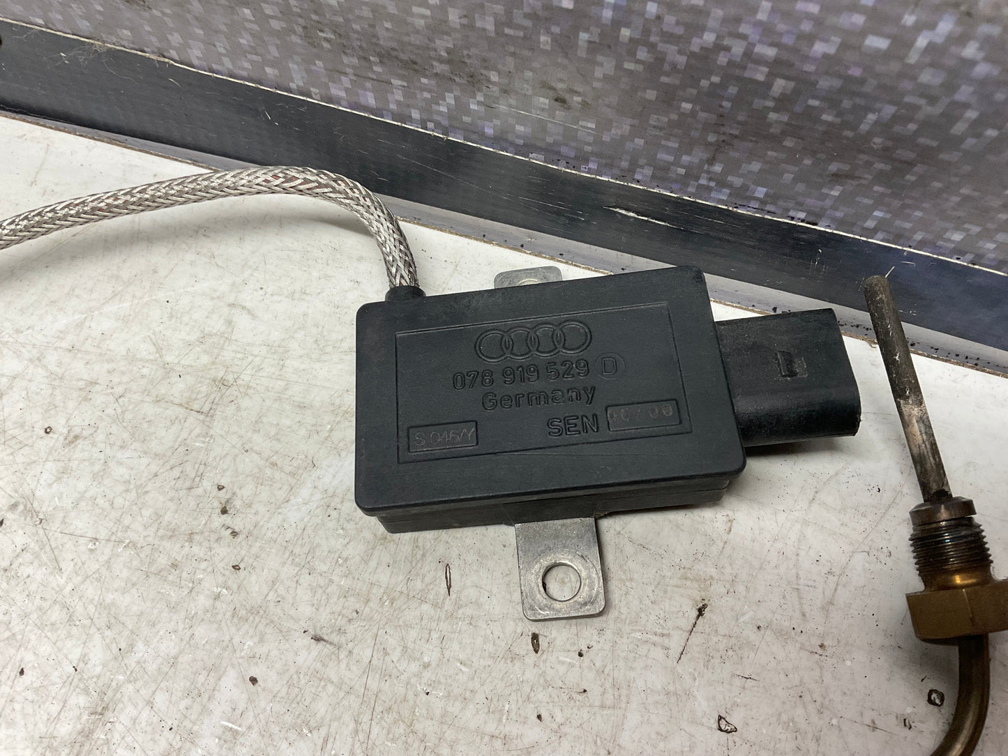 EGT Exhaust Temperature Sensor  078919529D  B5  C5