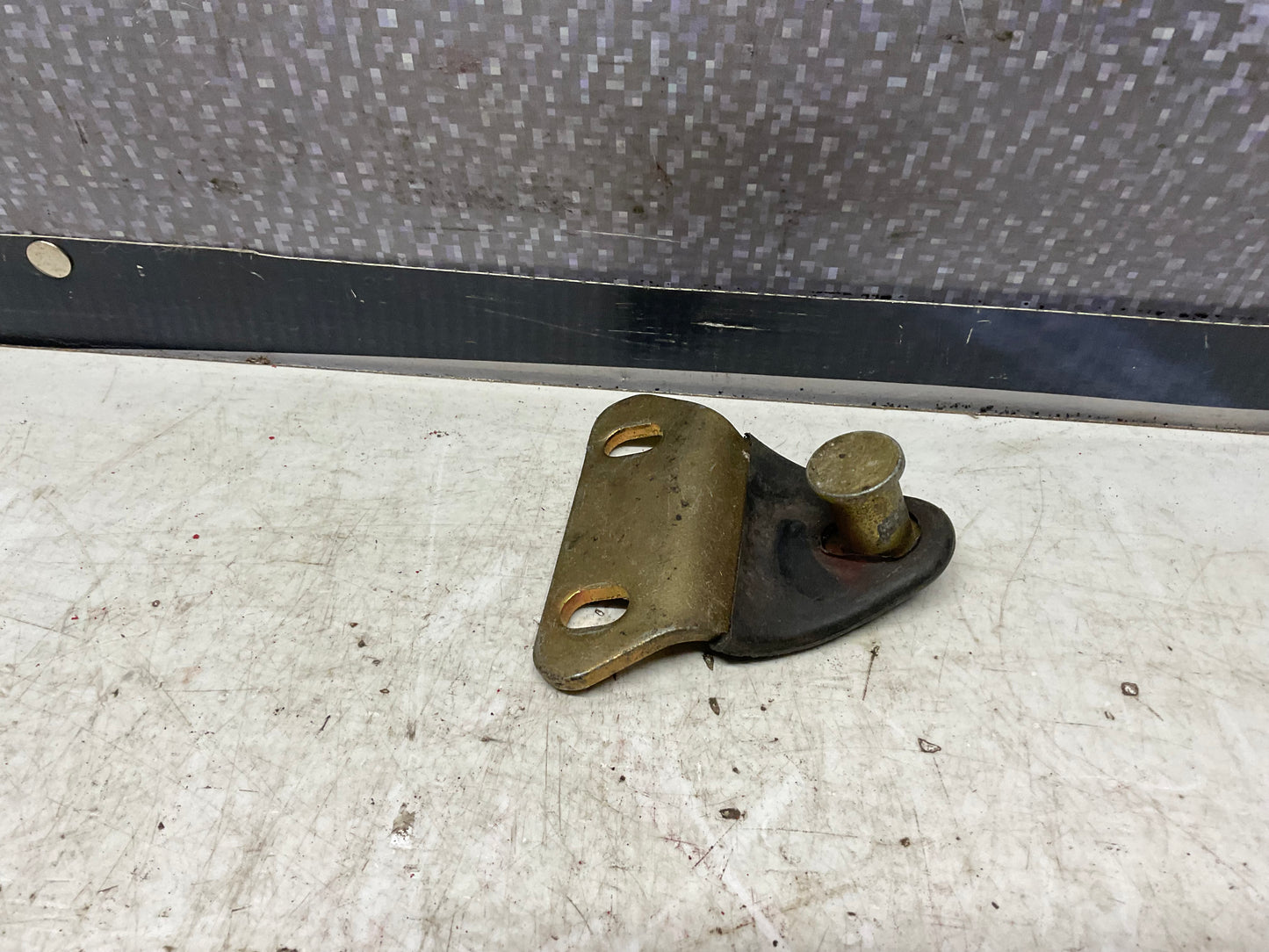 Trunk Lock Catch Plate  855827501  B2  URQ