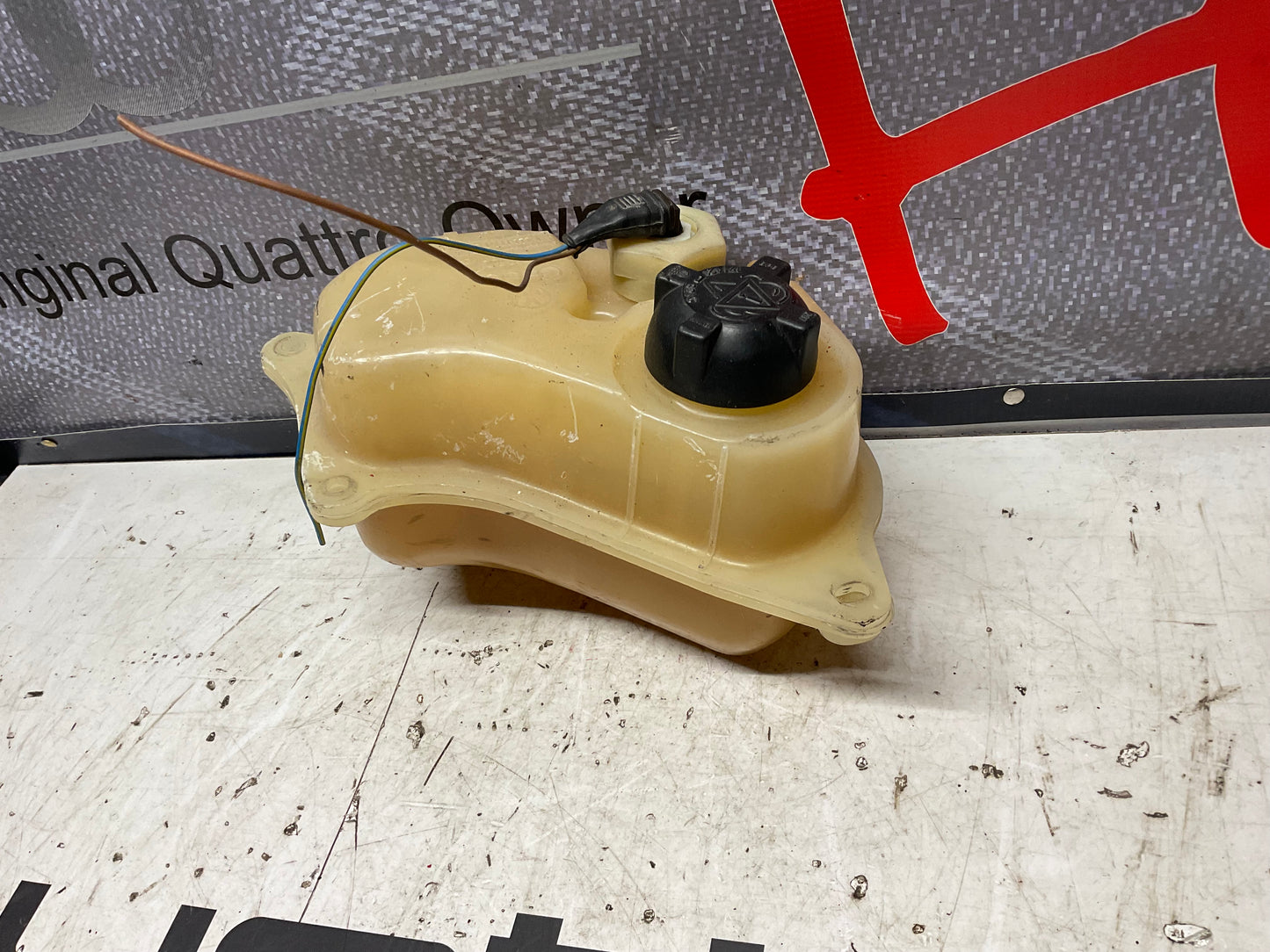 Coolant Expansion Tank Reservoir  811121407  URQ  B2