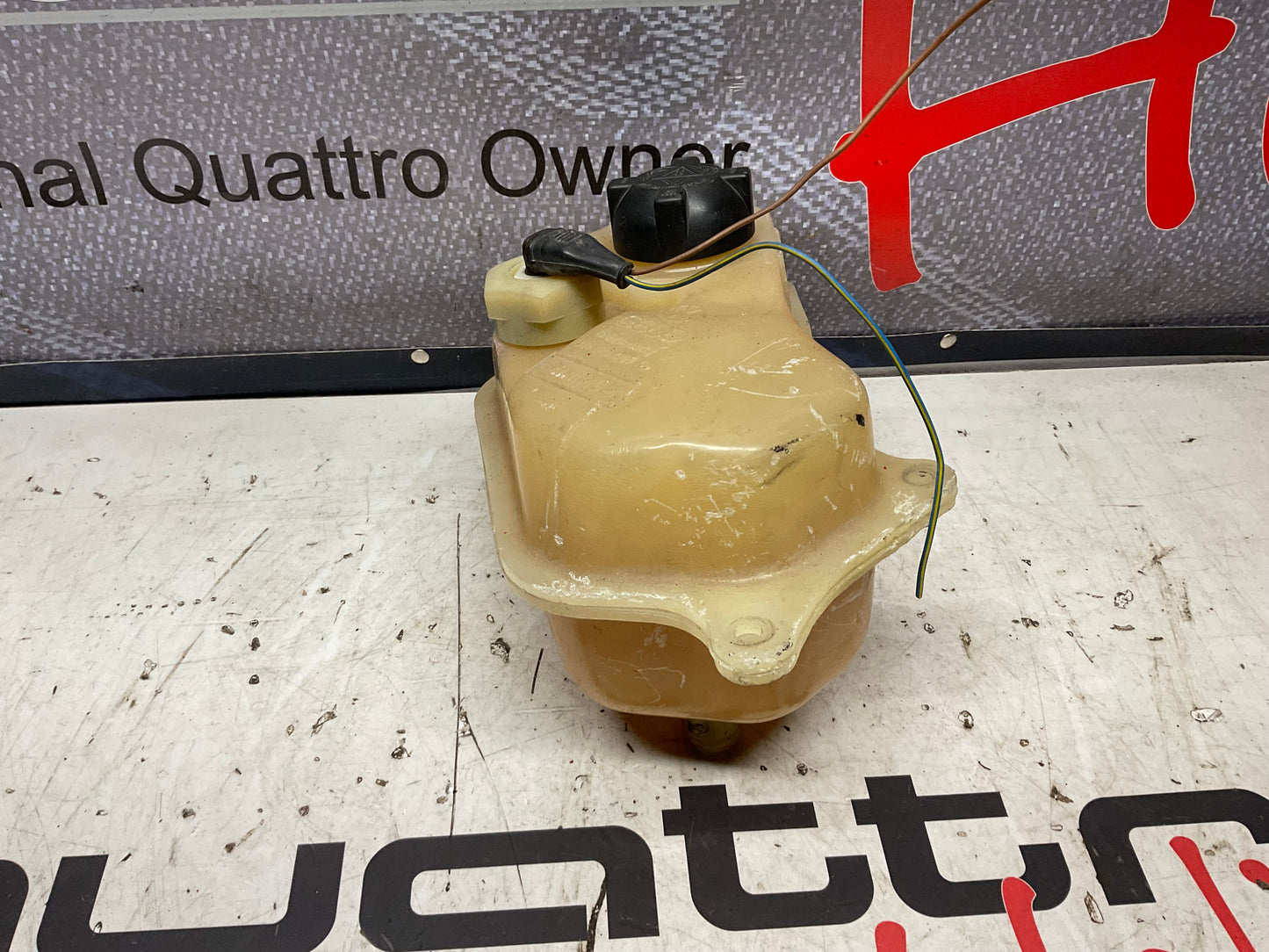 Coolant Expansion Tank Reservoir  811121407  URQ  B2