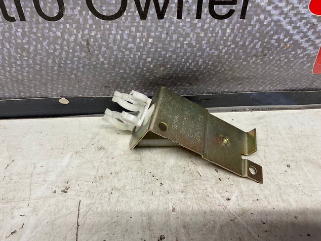 Servotronic Control Unit Bracket 443919114  C3