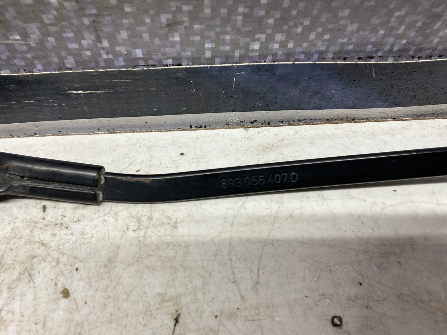 Passenger Windshield Wiper Arm Right 893955407D B3