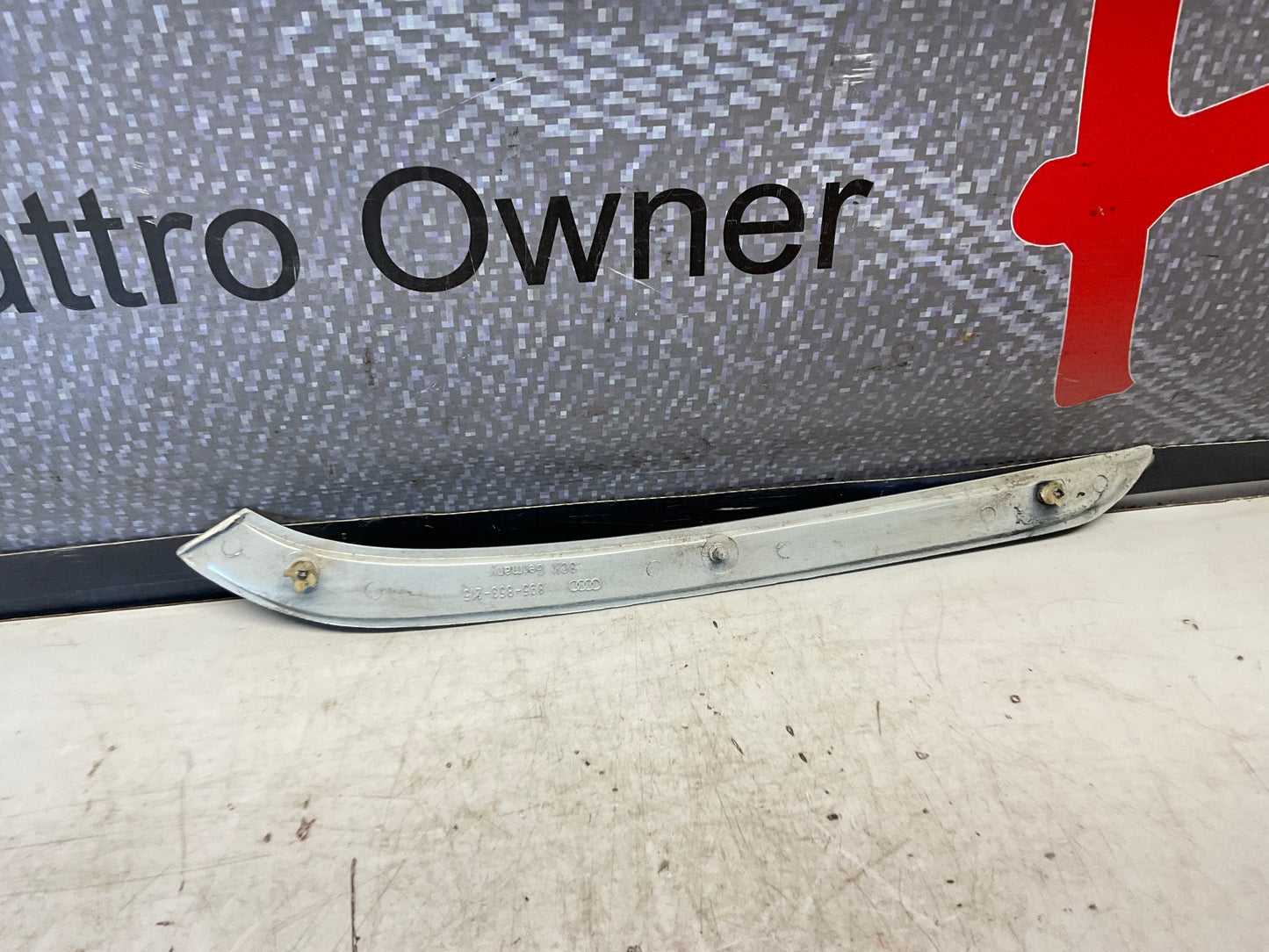 Driver Rear C-Pillar Trim Plate Left 895853215  B3 B4