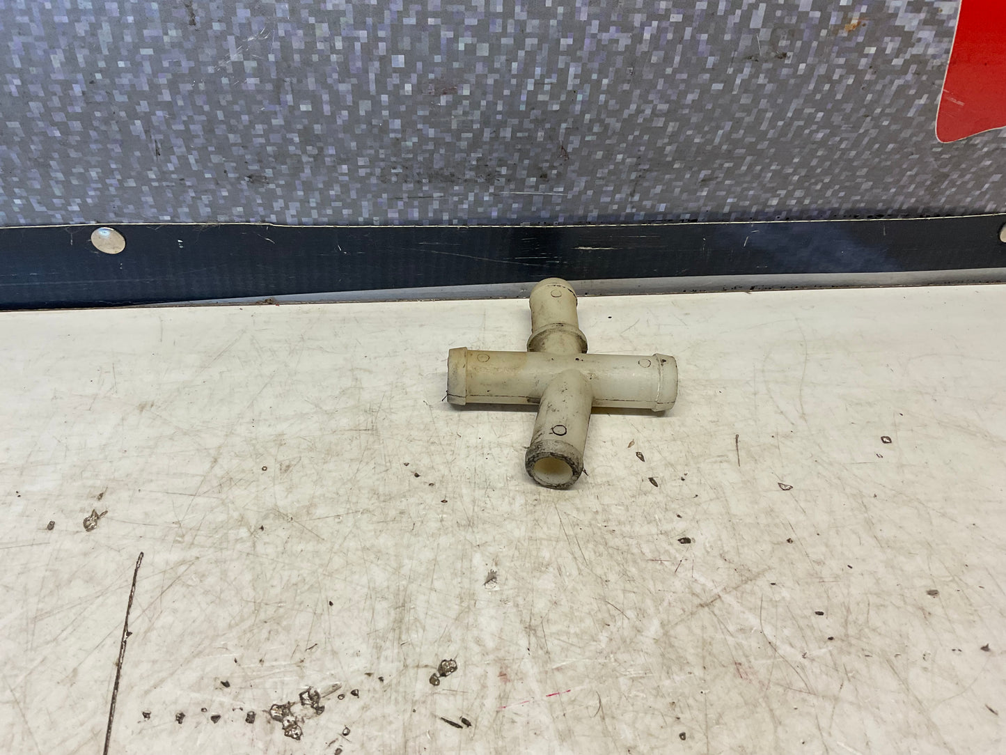 Double Elbow 4 Way Hose Connector  035133382