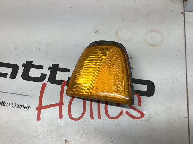 Driver Front Corner Marker 893953049A B3