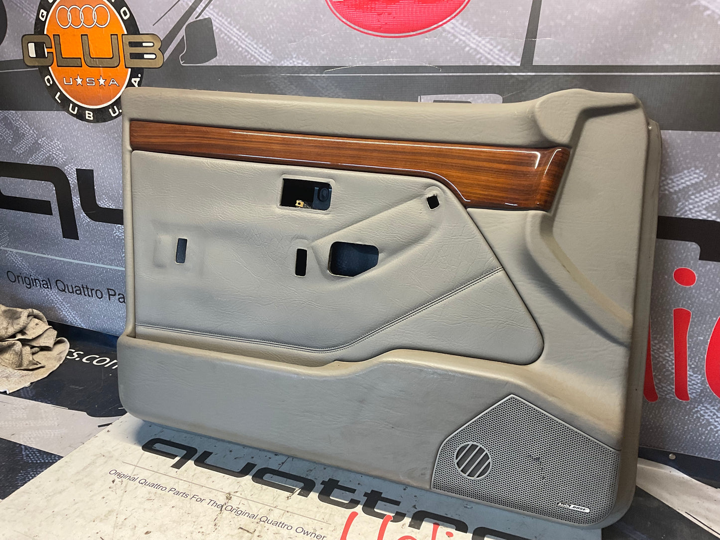 Complete Door Panel Set of 4  443867305/306  C3  D1  Platinum Gray