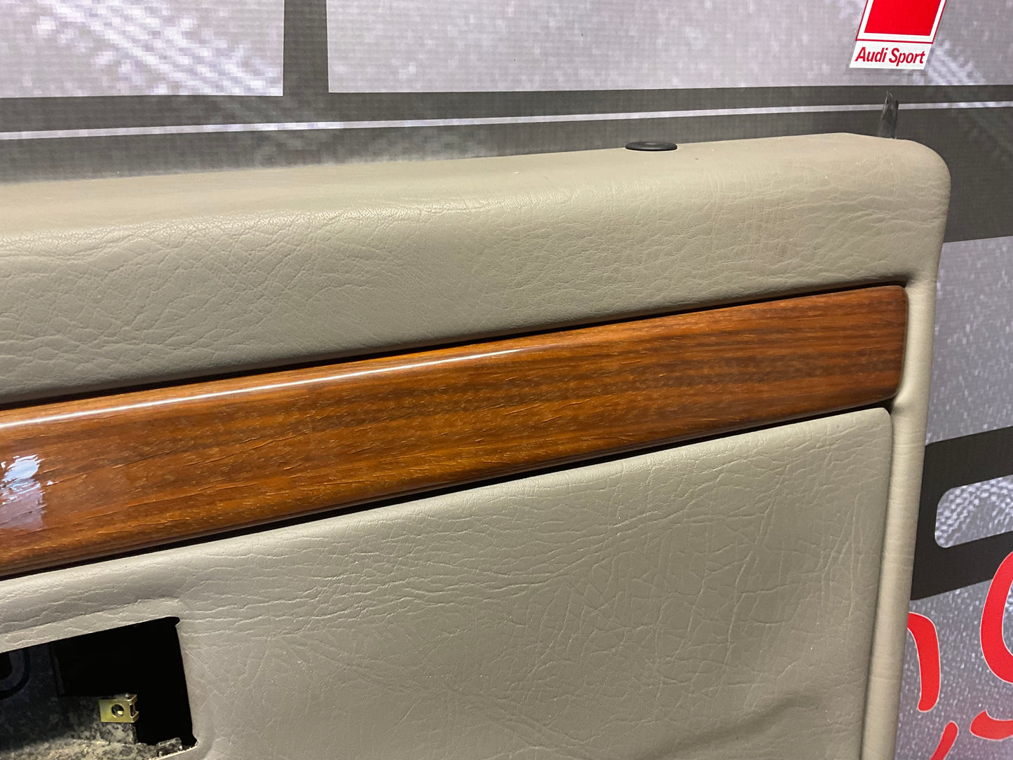 Complete Door Panel Set of 4  443867305/306  C3  D1  Platinum Gray