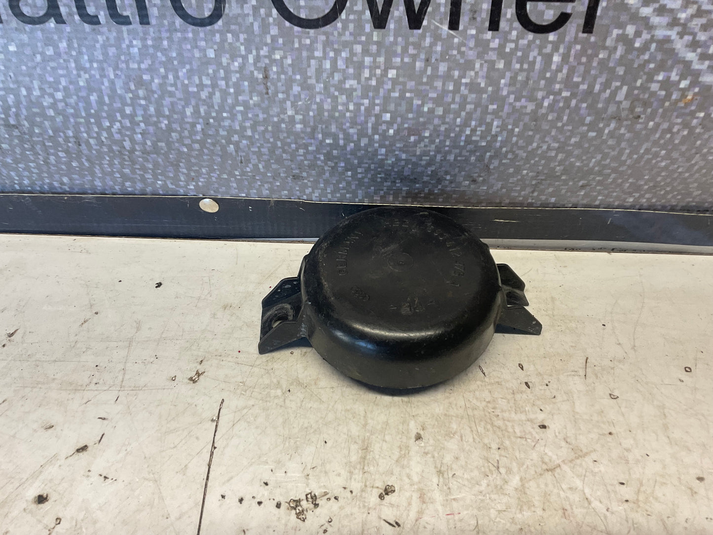 Front Shock Absorber Cap 893412375A  B3  B4  RS2