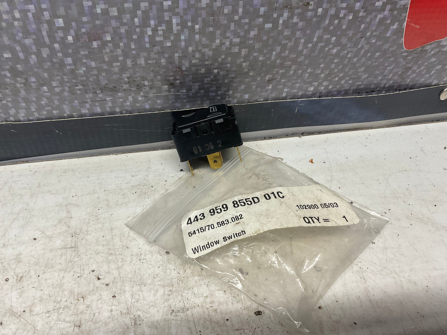 Power Window Switch NOS  443959855D  B3 C3