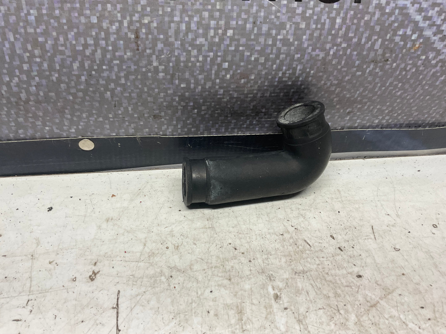 Idle Air Control Elbow Hose 034133999A