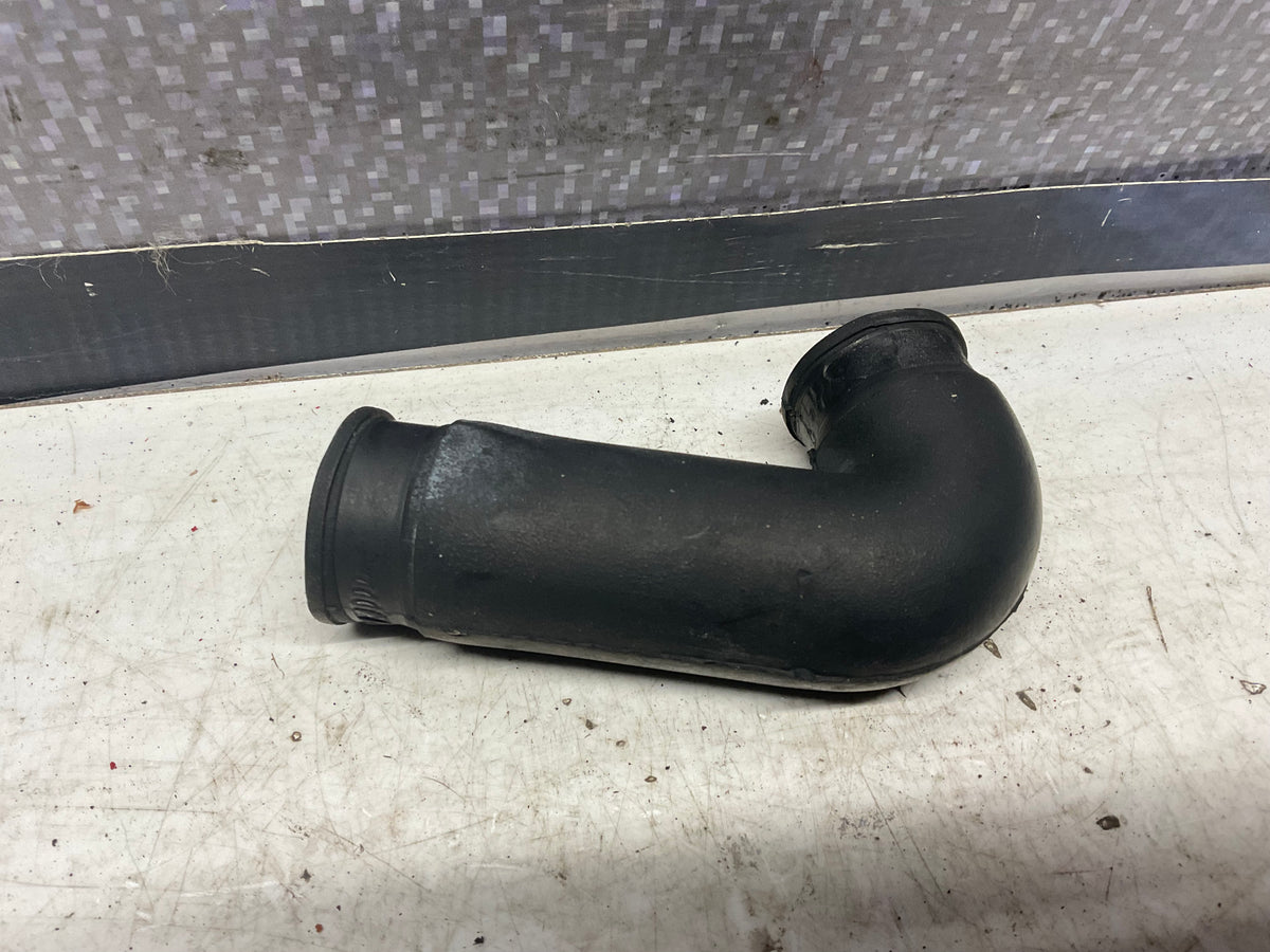 Idle Air Control Elbow Hose 034133999A