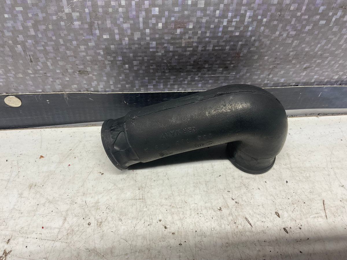 Idle Air Control Elbow Hose 034133999A