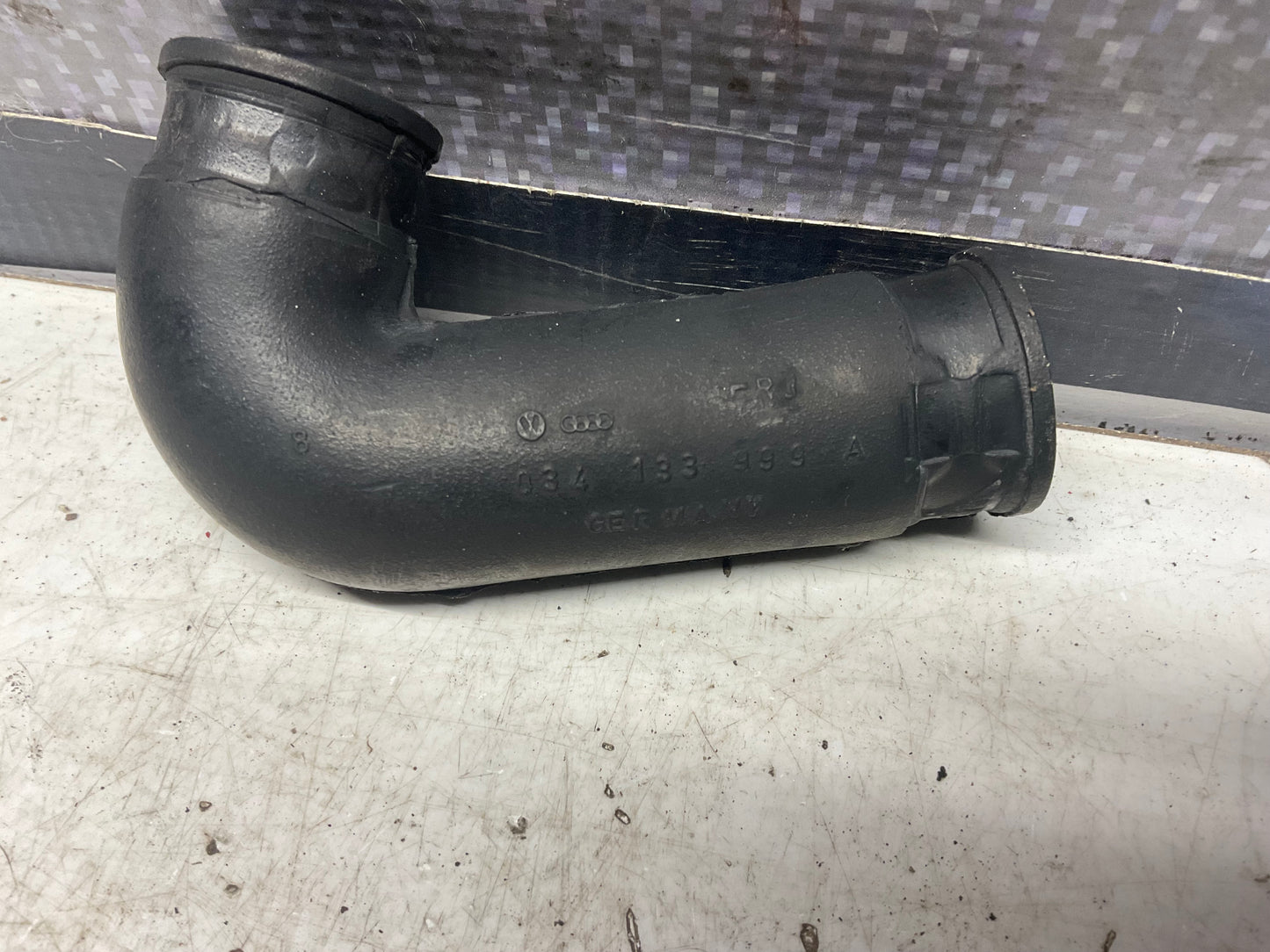 Idle Air Control Elbow Hose 034133999A