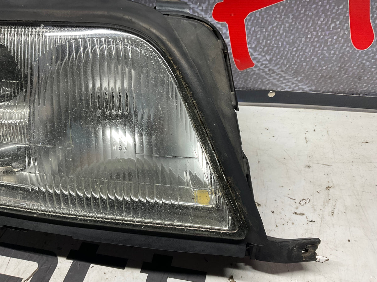 Passenger Headlight Right 4A0941004AT  C4  UrS6
