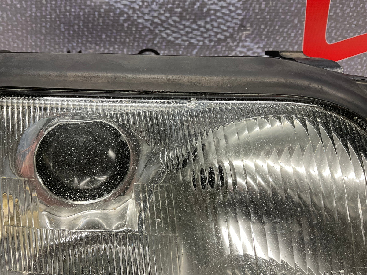 Passenger Headlight Right 4A0941004AT  C4  UrS6