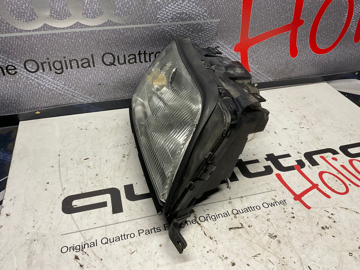 Passenger Headlight Right 4A0941004AT  C4  UrS6
