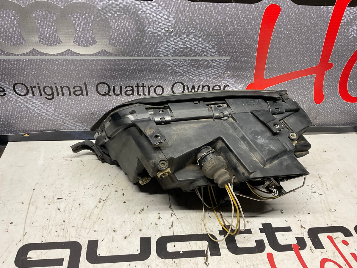 Passenger Headlight Right 4A0941004AT  C4  UrS6