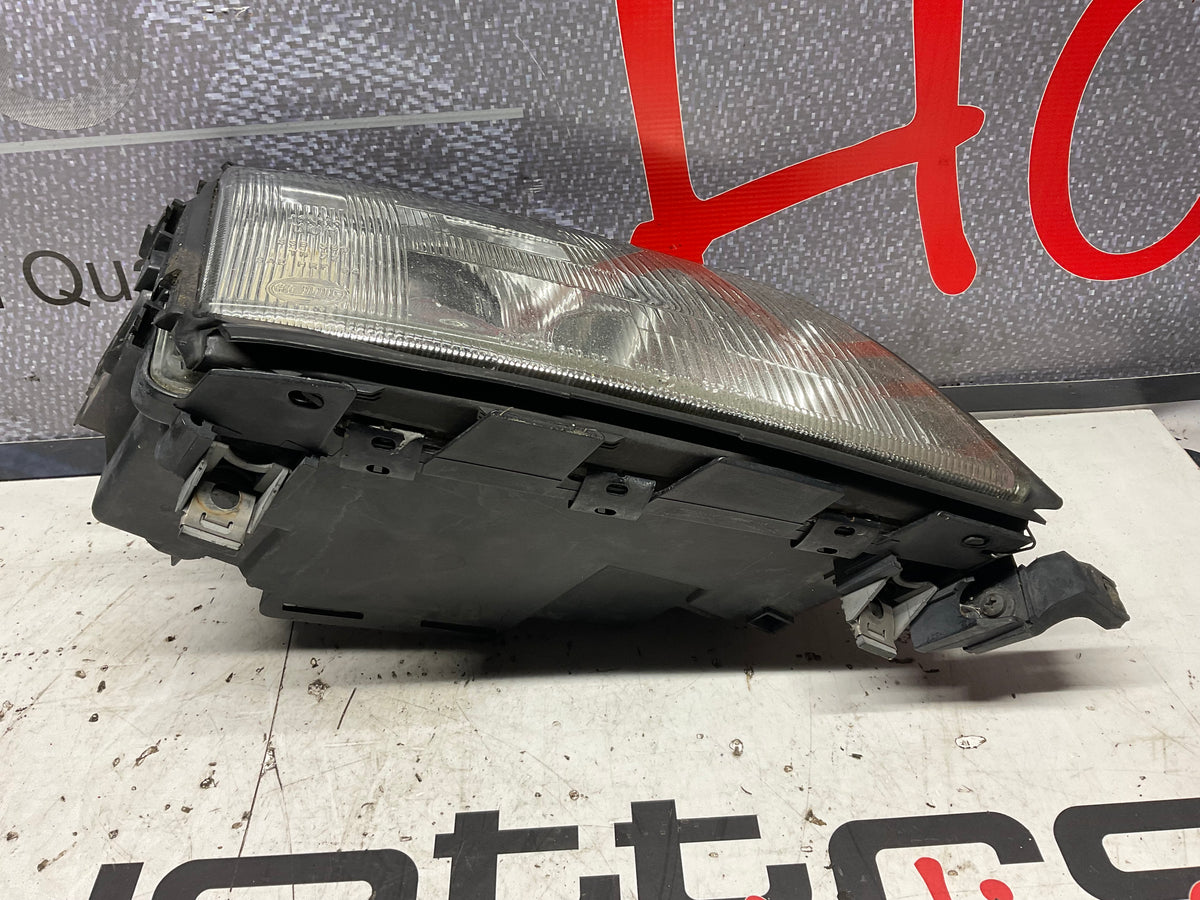 Passenger Headlight Right 4A0941004AT  C4  UrS6