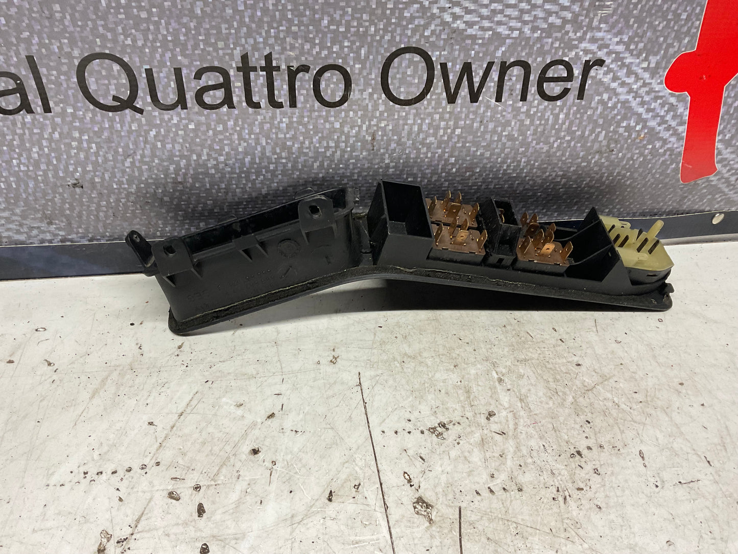 Power Window & Mirror Switch Plate & Switches 893867171  B3