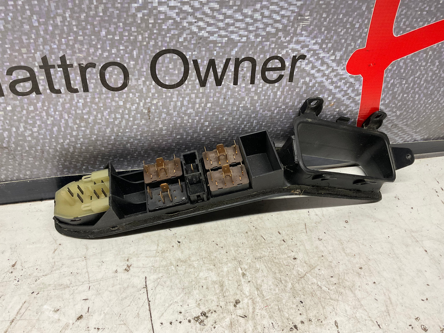 Power Window & Mirror Switch Plate & Switches 893867171  B3